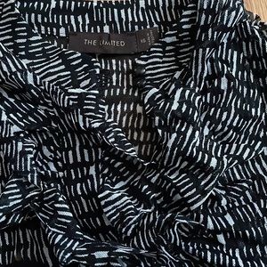 Ruffle chest and sleeve blouse black n white by the Limited